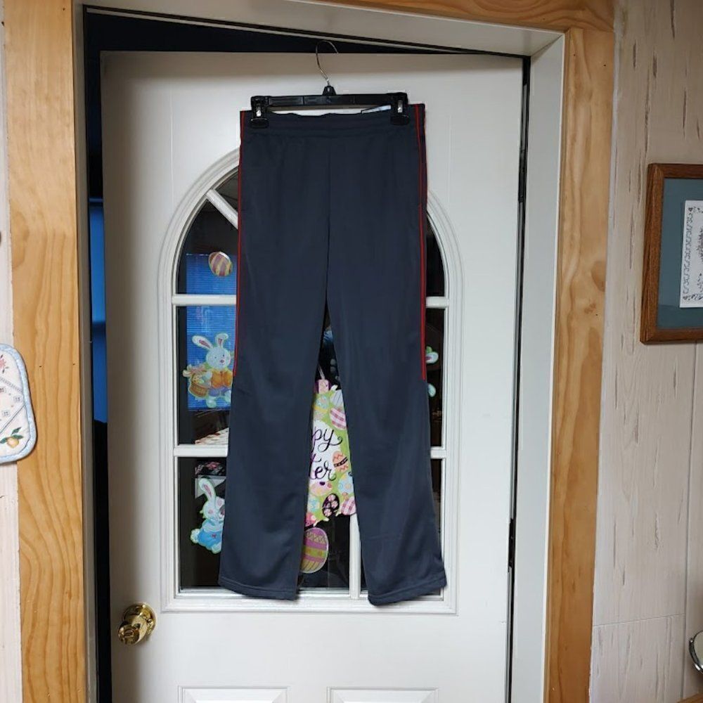 New Tek Gear Dark Gray With Red Open Bottom Pants Size Boy's 14/16